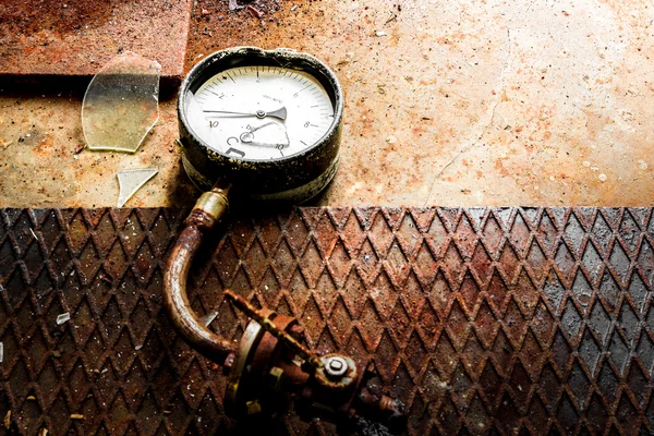 Photo of the old broken rusty meter — Stock Photo, Image