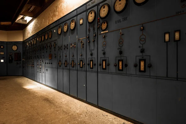 Electric controller room in an old metallurgical firm — Stock Photo, Image