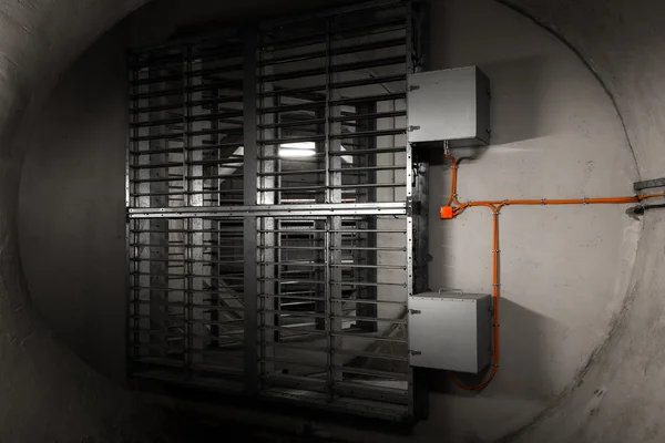 Новая система вентиляции тоннелей метро — стоковое фото