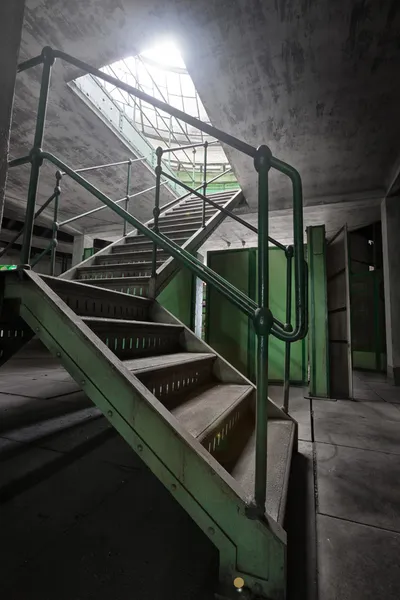 Verlaten industrieel gebouw interieur — Stockfoto