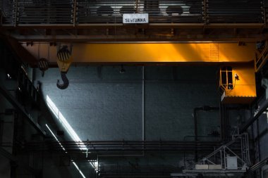 eski bir fabrika vinç