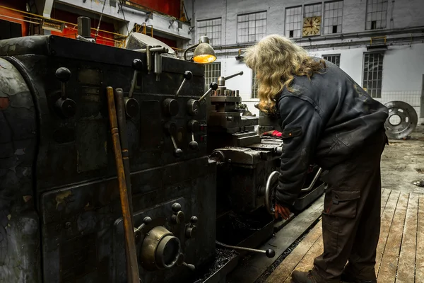 Bir fabrikada Sanayi makineleri — Stok fotoğraf