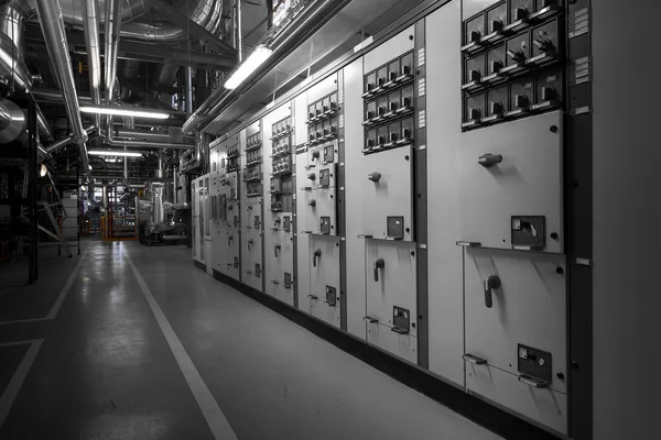 Σωλήνες σε έναν σύγχρονο σταθμό θερμικής ενέργειας — Φωτογραφία Αρχείου