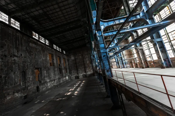 Intérieur industriel abandonné — Photo