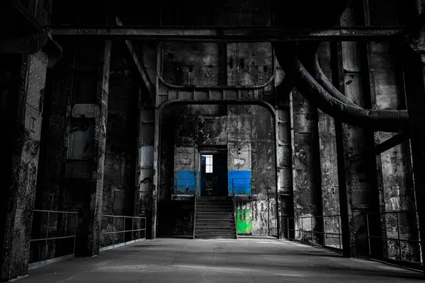 Intérieur industriel abandonné — Photo