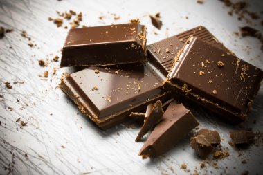 çikolata kırık parçaları