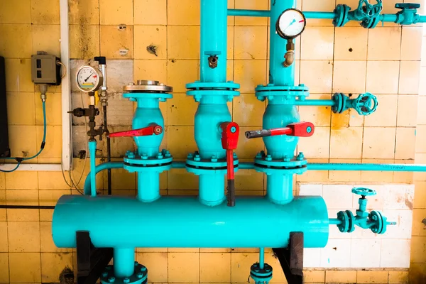 Pressure gauge is an industrial pipe, valves, detail — Stock Photo, Image