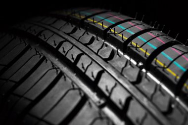 yeni bir araba modeli lastik, yakın, ayrıntı