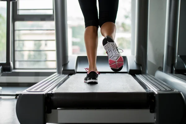 Sport auf dem Laufband — Stockfoto