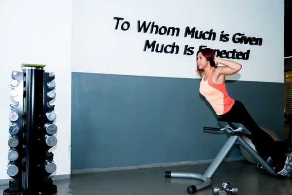 Mujer en forma —  Fotos de Stock