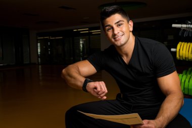 sağlıklı bir insan kameraya gülümseyen