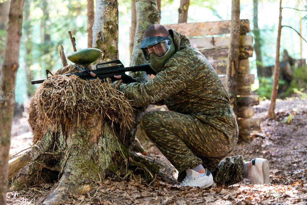 Players in paintball prepare for fight — Stock Photo © ibrak 30312493