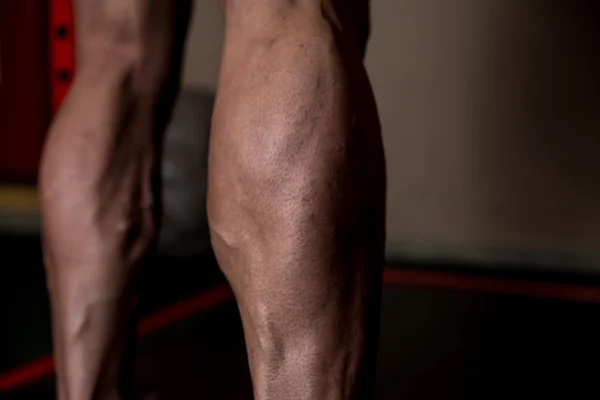È così che alleni i polpacci delle gambe. — Foto Stock