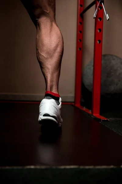 È così che alleni i polpacci delle gambe. — Foto Stock