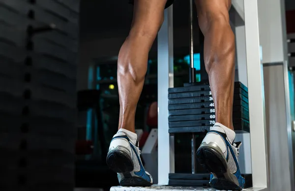 Ecco come si allena i polpacci delle gambe — Foto Stock