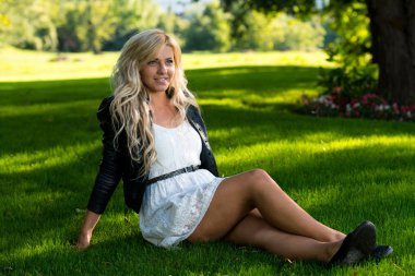 çayır üzerinde rahatlatıcı