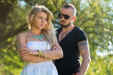 genç bir çift kavga