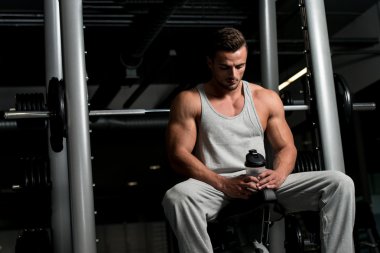 adam içme suyu egzersiz sonrası