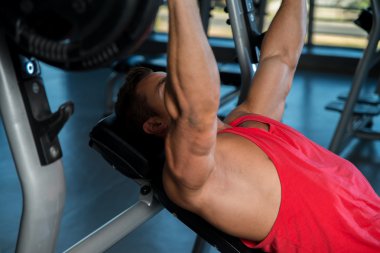 Bench press egzersiz