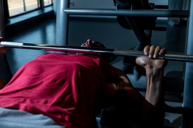 Bench press egzersiz