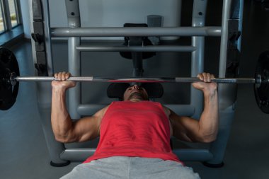 Bench press vasıl jimnastik salonu