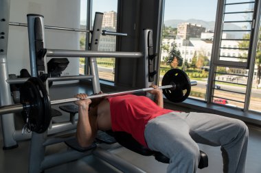 Bench press egzersiz