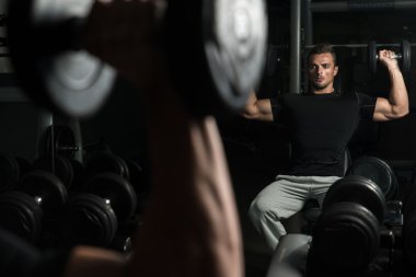 basın katiyen dumbell omuz