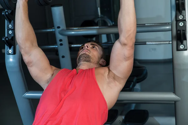 Chest Workout On An Exercise Bench — Stock Photo, Image