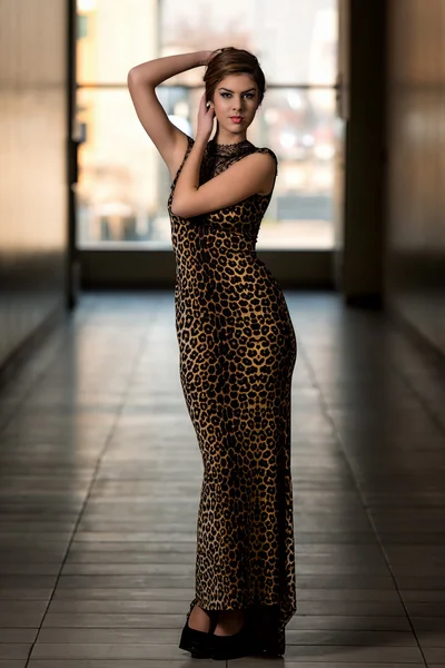 Model Wearing A Dress With Animal Print — Stock Photo, Image