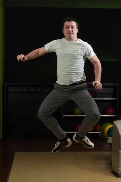 Ecstatic Bowling Men With Raised Hands — Stock Photo, Image