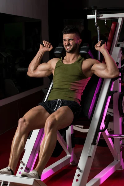 Man On Leg Press — Stock Photo, Image