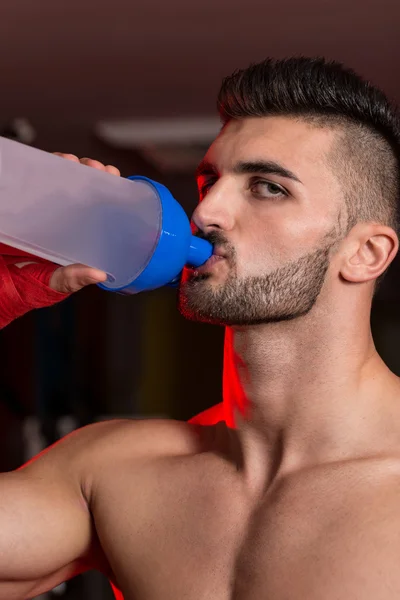 Keeping Himself Hydrated — Stock Photo, Image
