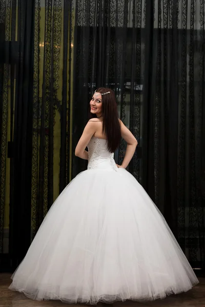 花嫁のウェディング ドレスの背面 — ストック写真