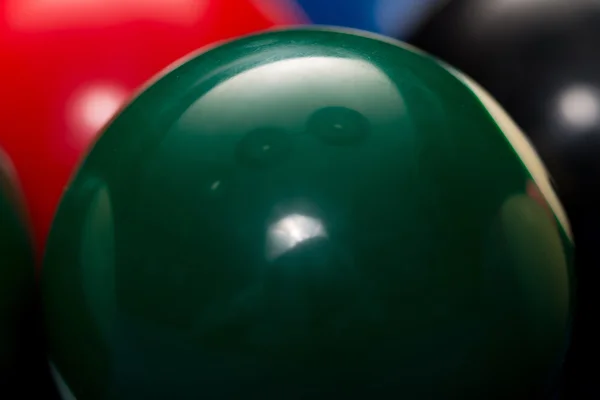 Close-Up Of Pool Balls On Blue Pool Table — Stock Photo, Image