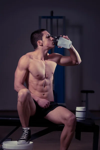 Keeping Himself Hydrated — Stock Photo, Image