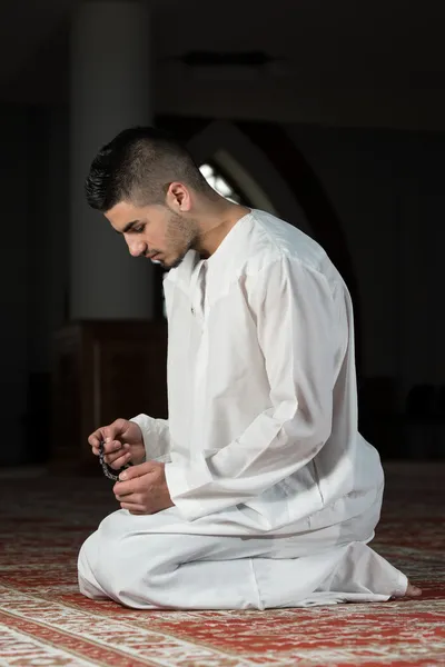 Young Muslim Guy Praying — Stock Photo, Image