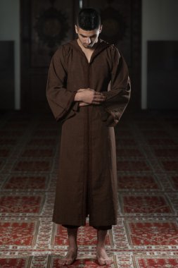 mütevazı Müslüman dua