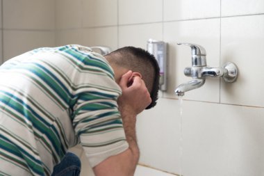 islam dini ayin töreni abdest yüz yıkama