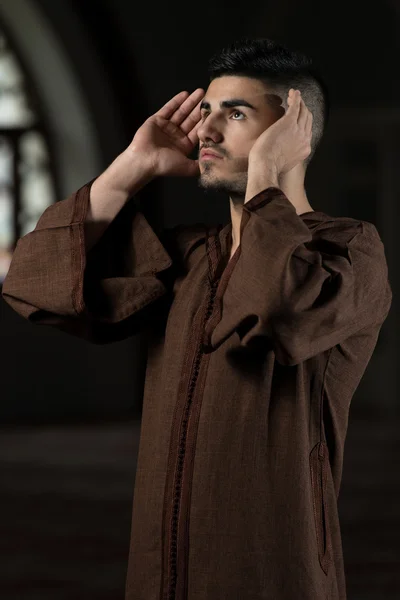 Young Muslim Guy Praying — Stock Photo, Image