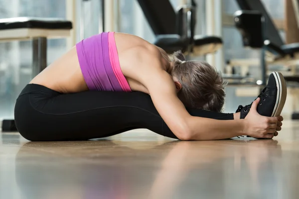 Estiramento fitness — Fotografia de Stock