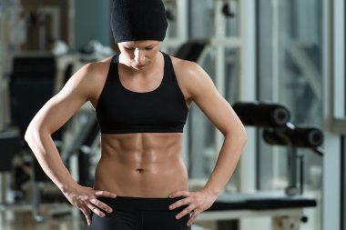 altı paketi ile kadın fitness