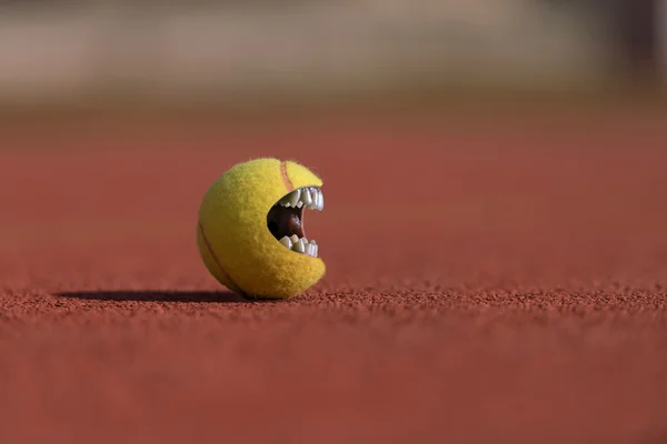 Boca de pelota de tenis —  Fotos de Stock