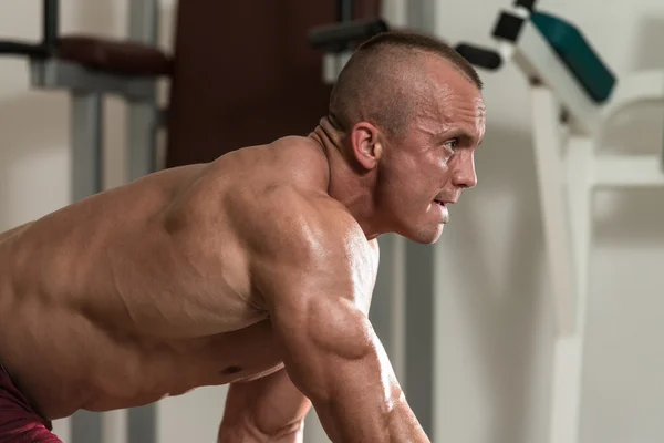 Healthy Man Doing Heavy Weight Exercise For Back — Stock Photo, Image