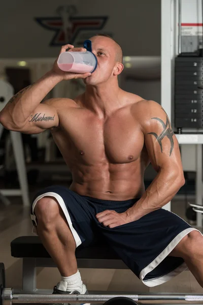 Keeping Himself Hydrated — Stock Photo, Image