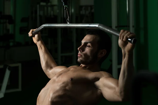 Bodybuilder Doing Heavy Weight Exercise For Back — Stock Photo, Image