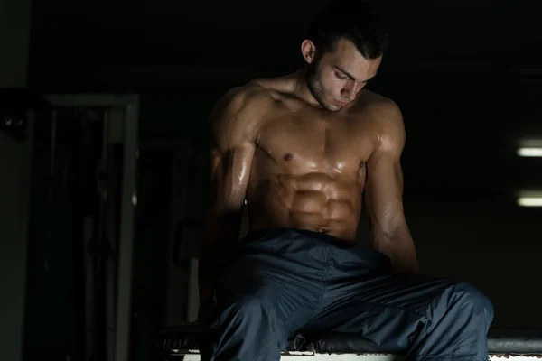 Portrait Of A Physically Fit Young Man — Stock Photo, Image