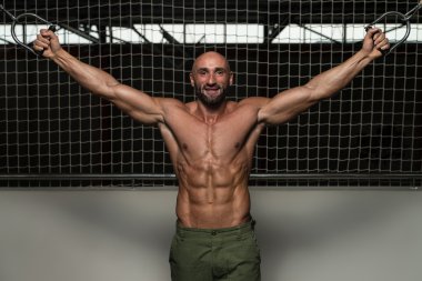 kablo crossover göğüs egzersiz