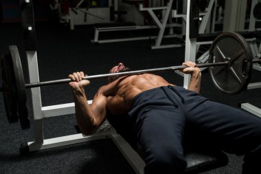 Bench press egzersiz