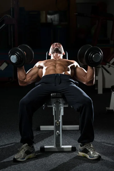 Mature Man Doing Dumbbell Incline Bench Press Workout — Stock Photo, Image