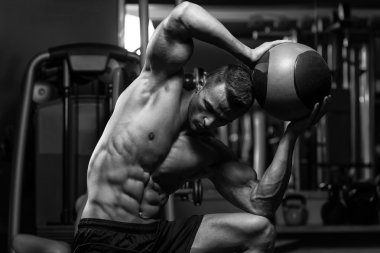 Karın egzersiz sağlık topu ile